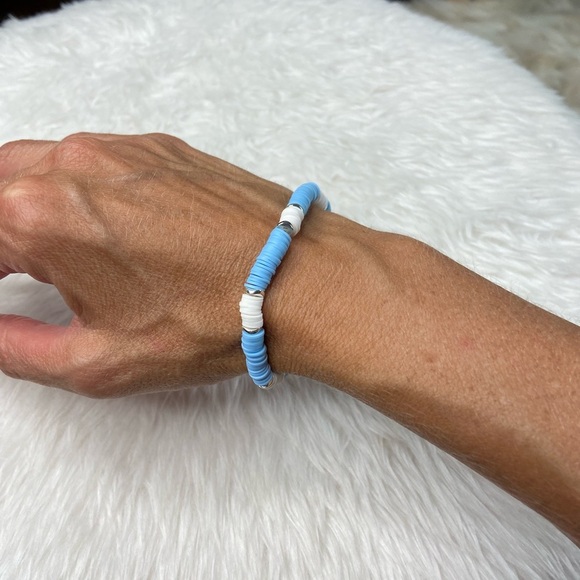 Salt & Sky Heishi Bracelet - Picture 4 of 4